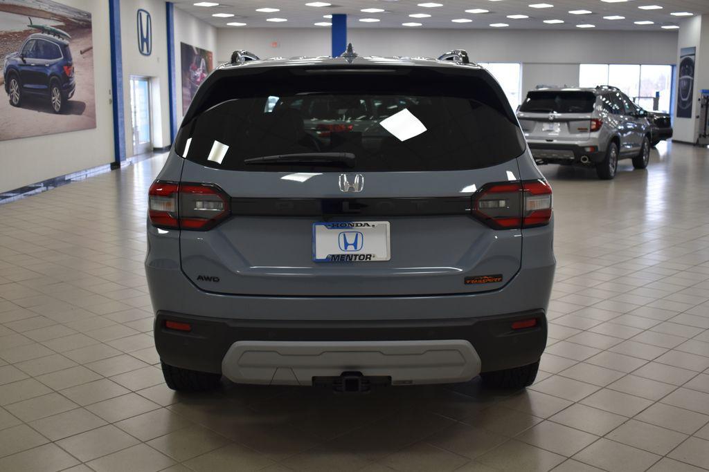 new 2025 Honda Pilot car, priced at $51,350