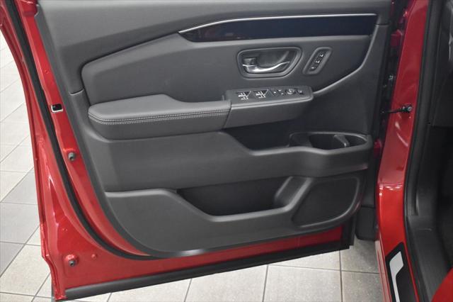 new 2025 Honda Pilot car, priced at $51,405