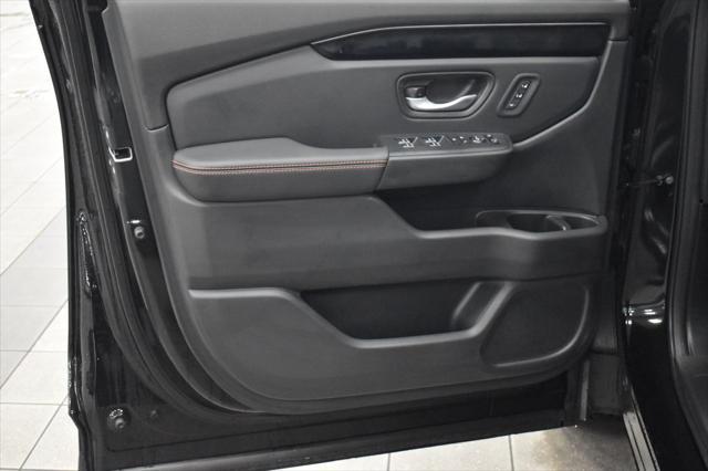 new 2025 Honda Pilot car, priced at $51,330