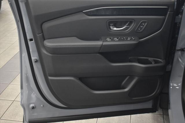 new 2025 Honda Pilot car, priced at $51,235