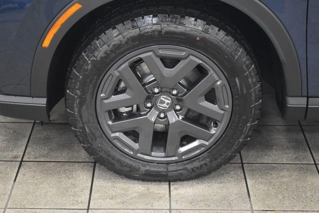 new 2026 Honda CR-V Hybrid car, priced at $38,400