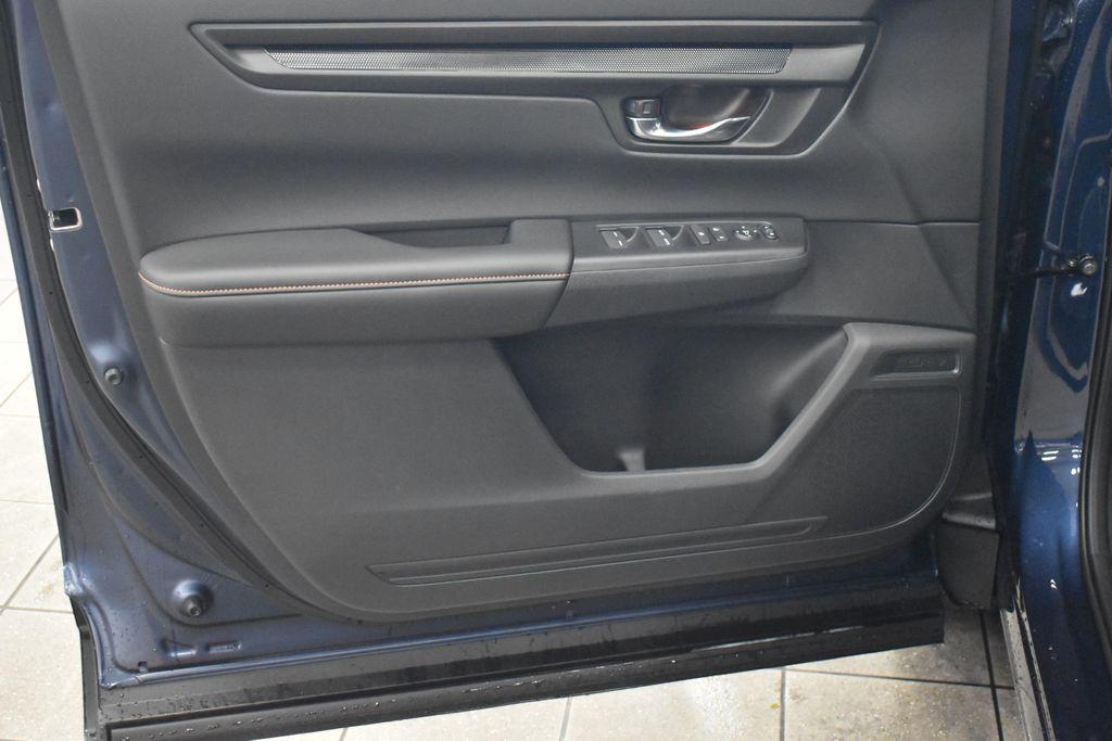 new 2026 Honda CR-V Hybrid car, priced at $38,400