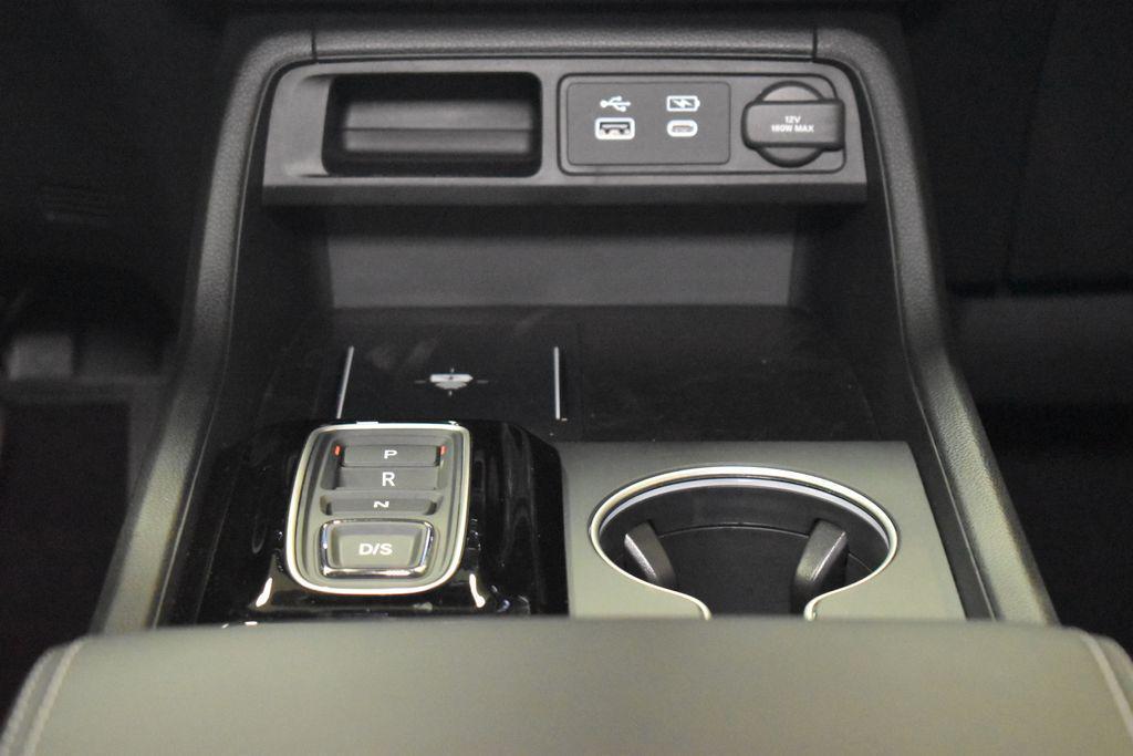 new 2025 Honda Pilot car, priced at $47,995