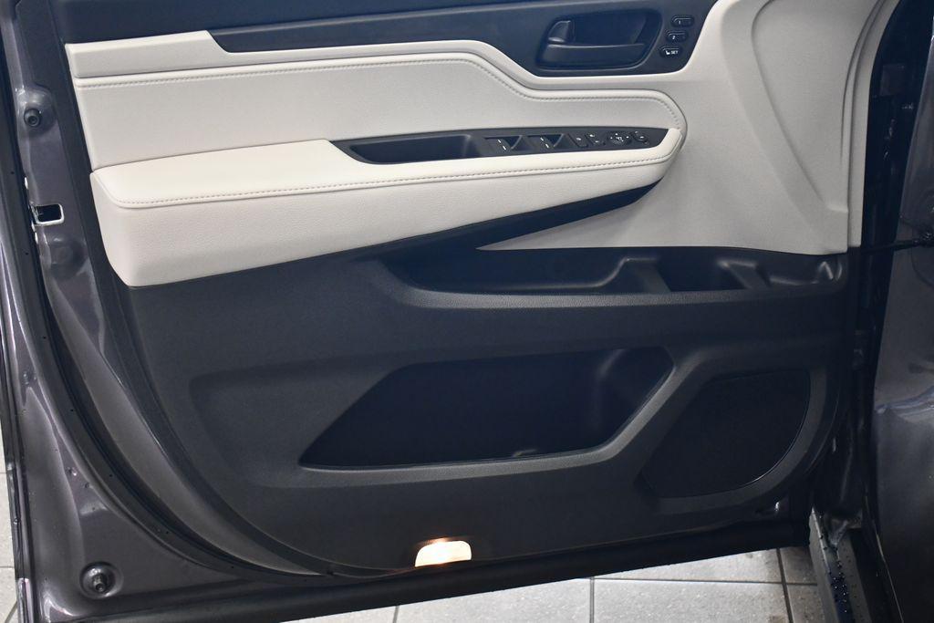 new 2026 Honda Odyssey car, priced at $42,205