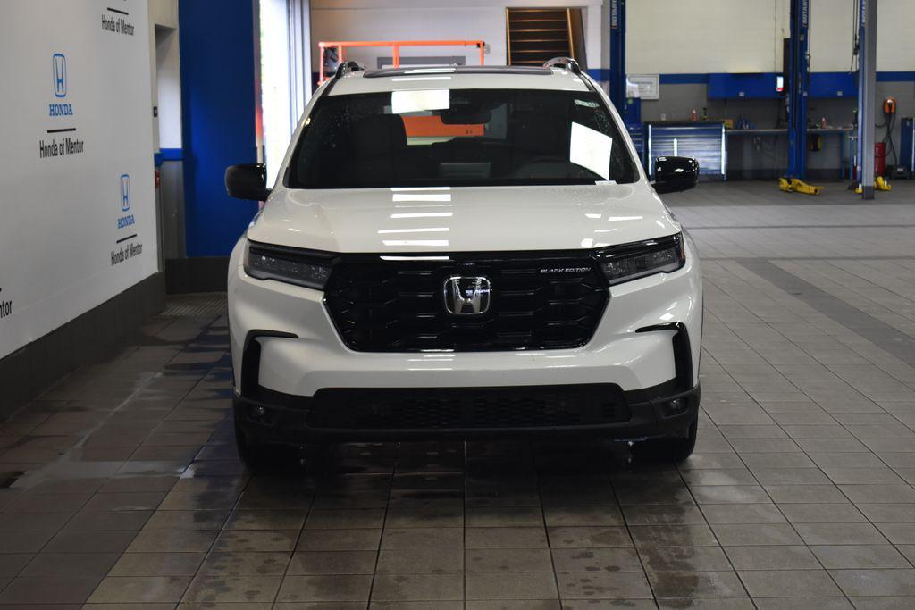 new 2025 Honda Pilot car, priced at $56,530
