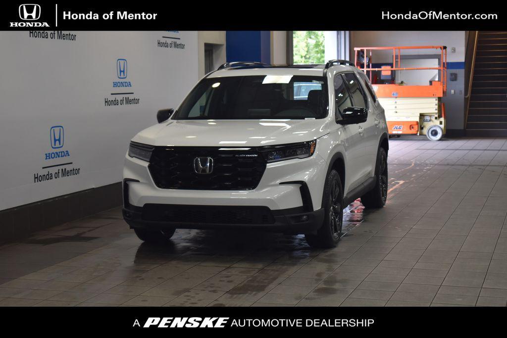 new 2025 Honda Pilot car, priced at $56,530