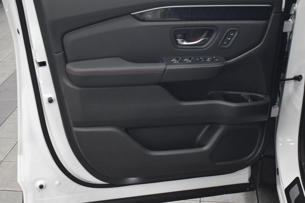 new 2025 Honda Pilot car, priced at $56,530