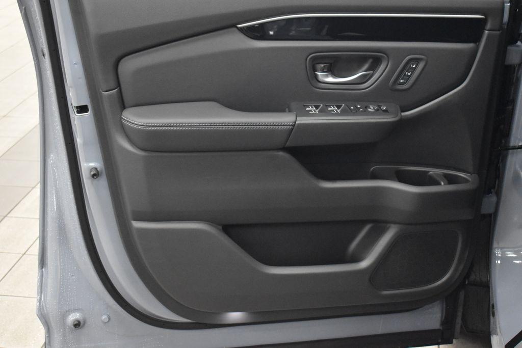 new 2025 Honda Pilot car, priced at $48,985