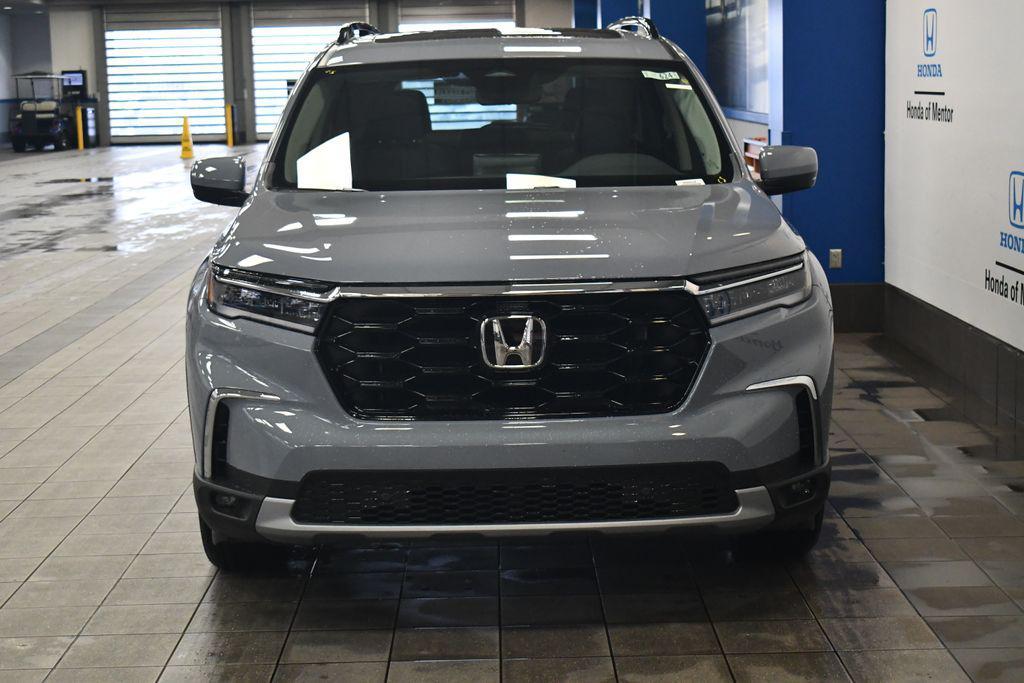 new 2025 Honda Pilot car, priced at $48,985