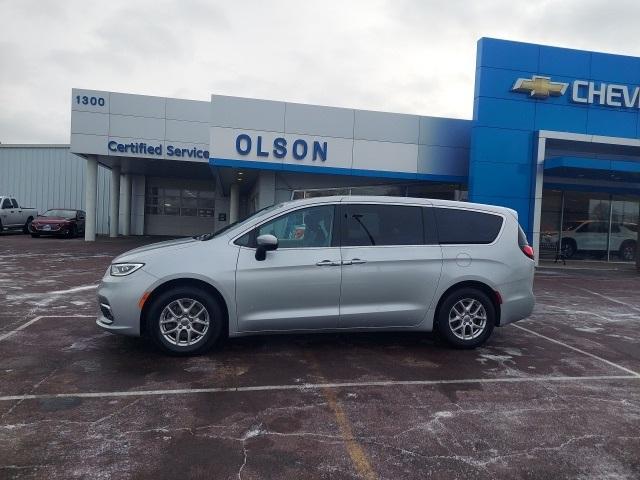 used 2023 Chrysler Pacifica car, priced at $25,694