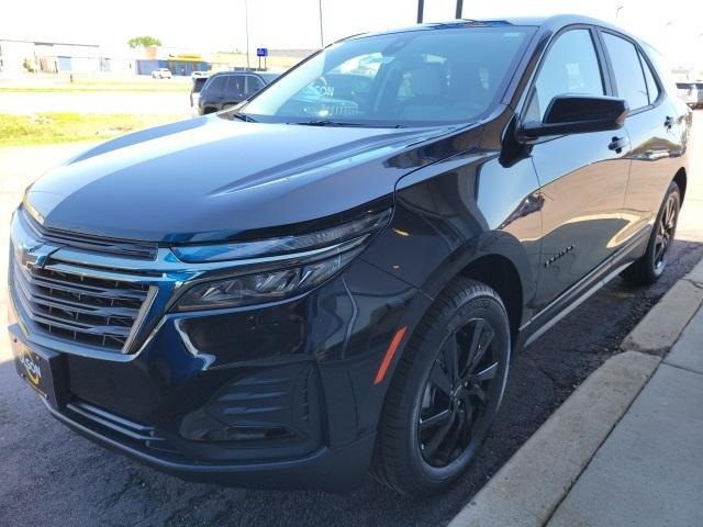 new 2024 Chevrolet Equinox car, priced at $28,899