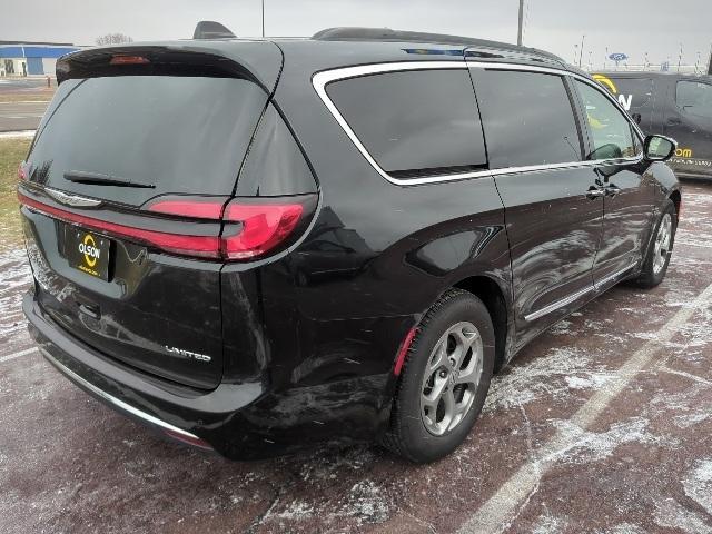 used 2022 Chrysler Pacifica car, priced at $25,599