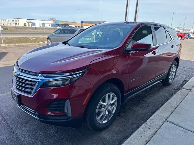 new 2024 Chevrolet Equinox car, priced at $30,346