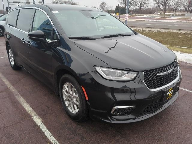 used 2023 Chrysler Pacifica car, priced at $24,599