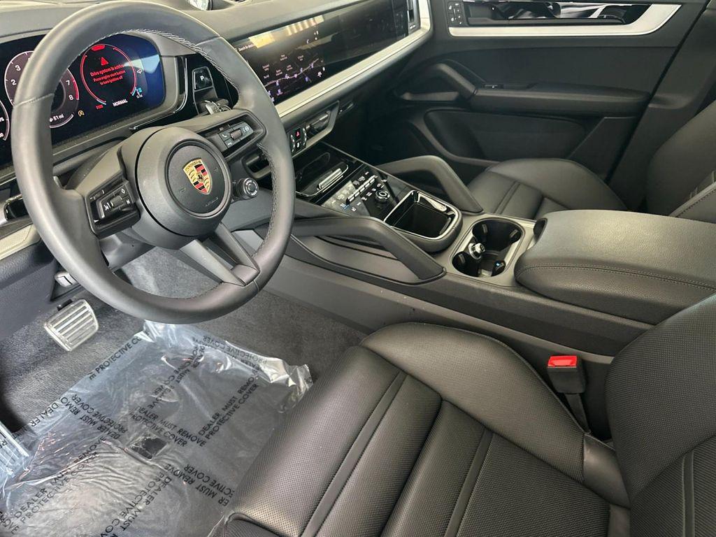new 2025 Porsche Cayenne car, priced at $136,475