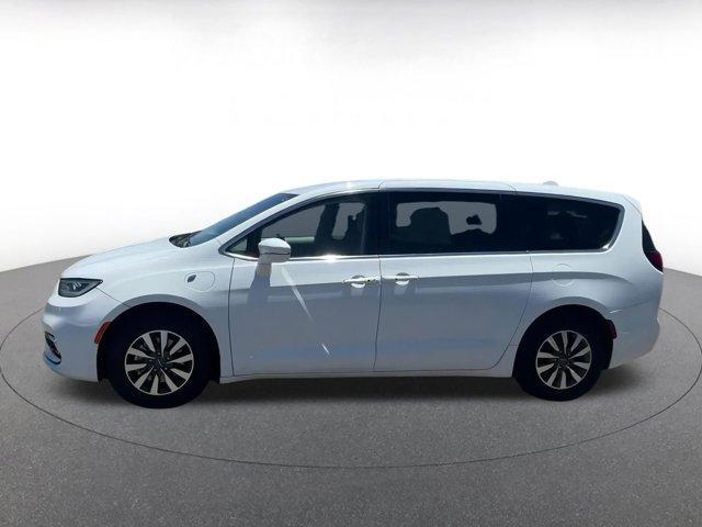 used 2022 Chrysler Pacifica Hybrid car, priced at $26,274