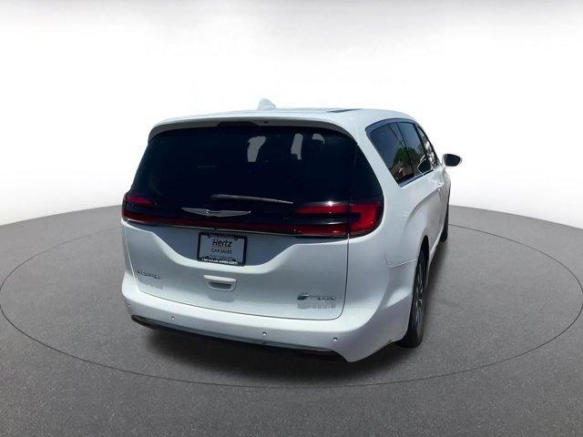 used 2022 Chrysler Pacifica Hybrid car, priced at $26,274