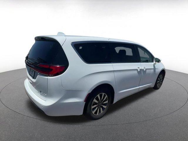 used 2022 Chrysler Pacifica Hybrid car, priced at $26,274