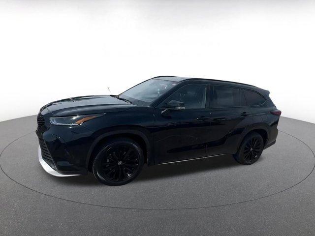used 2024 Toyota Highlander car, priced at $40,626