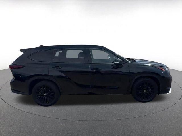 used 2024 Toyota Highlander car, priced at $40,626