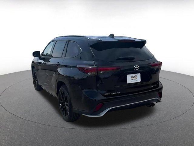 used 2024 Toyota Highlander car, priced at $40,626