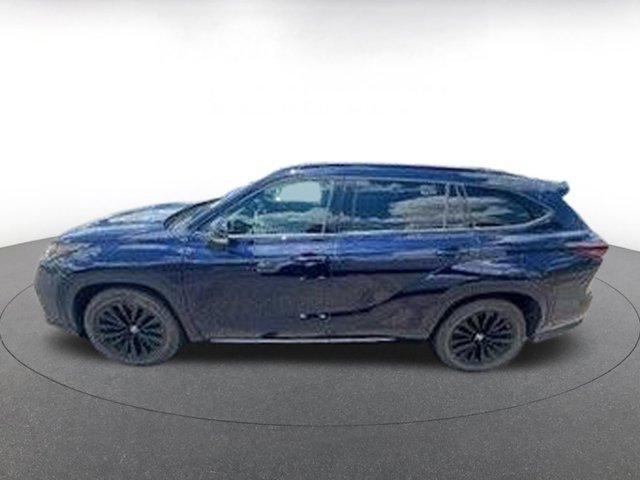 used 2024 Toyota Highlander car, priced at $41,874