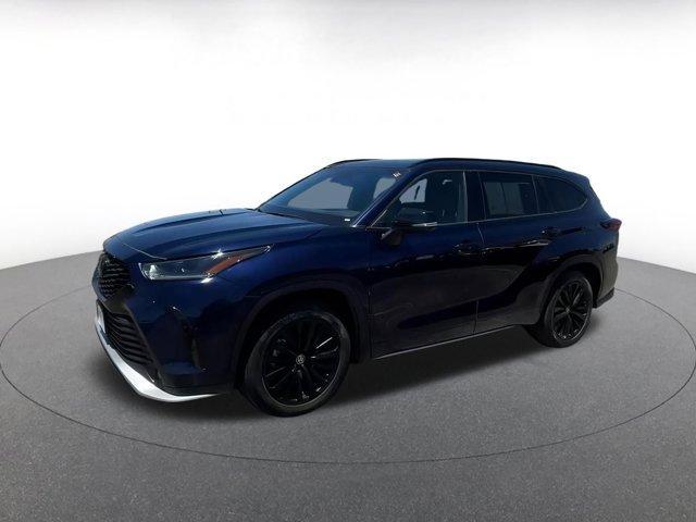 used 2024 Toyota Highlander car, priced at $40,533