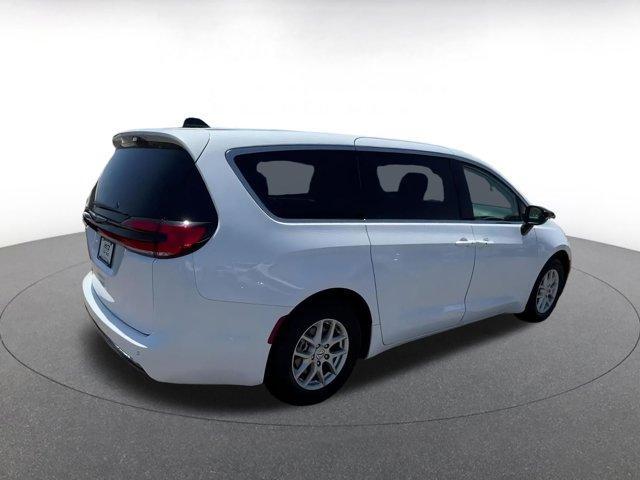 used 2024 Chrysler Pacifica car, priced at $30,874