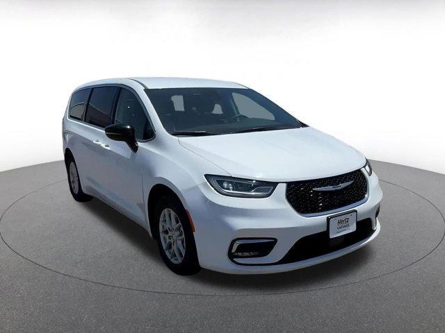 used 2024 Chrysler Pacifica car, priced at $30,874