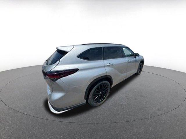 used 2024 Toyota Highlander car, priced at $42,146