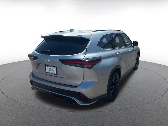 used 2024 Toyota Highlander car, priced at $42,046