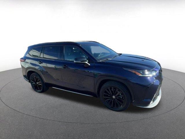 used 2024 Toyota Highlander car, priced at $40,749