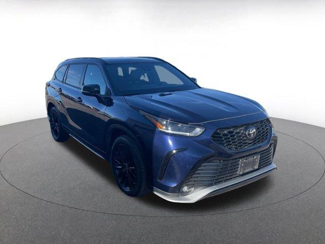 used 2024 Toyota Highlander car, priced at $40,749