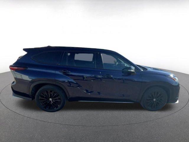 used 2024 Toyota Highlander car, priced at $40,749