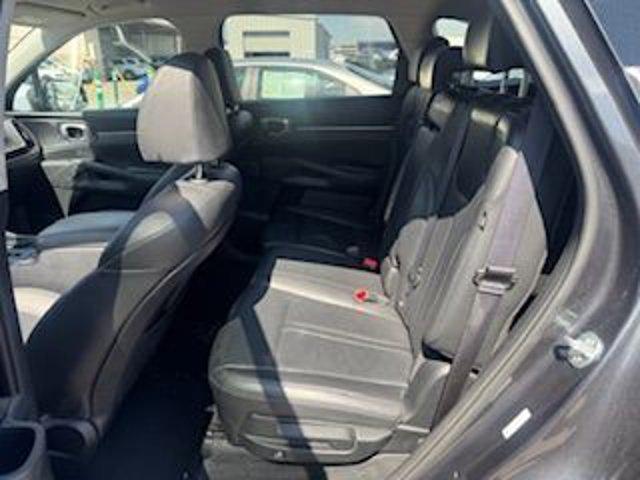 used 2024 Kia Sorento car, priced at $29,285