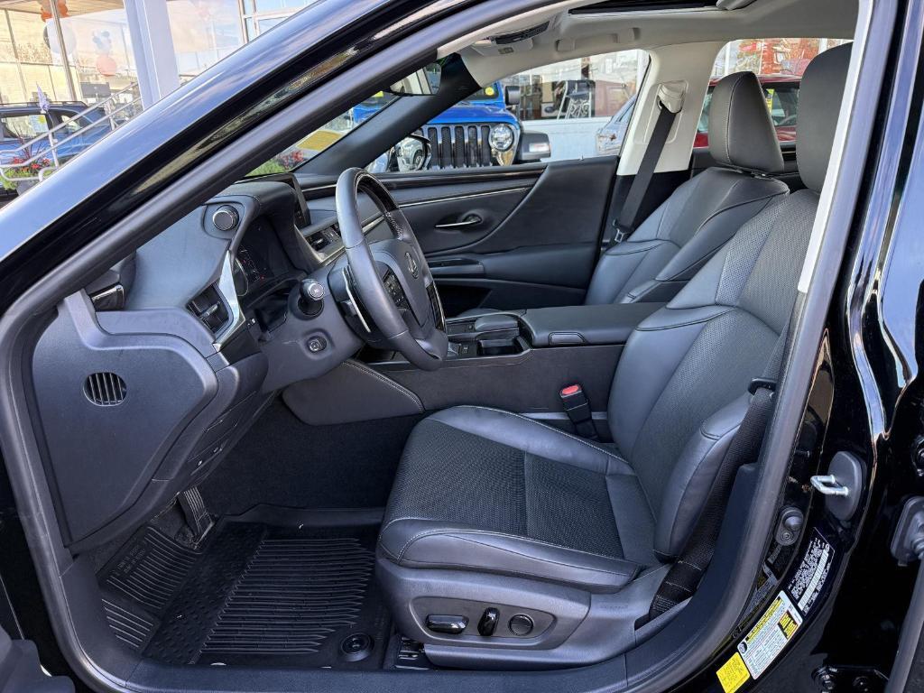 used 2021 Lexus ES 350 car, priced at $30,932