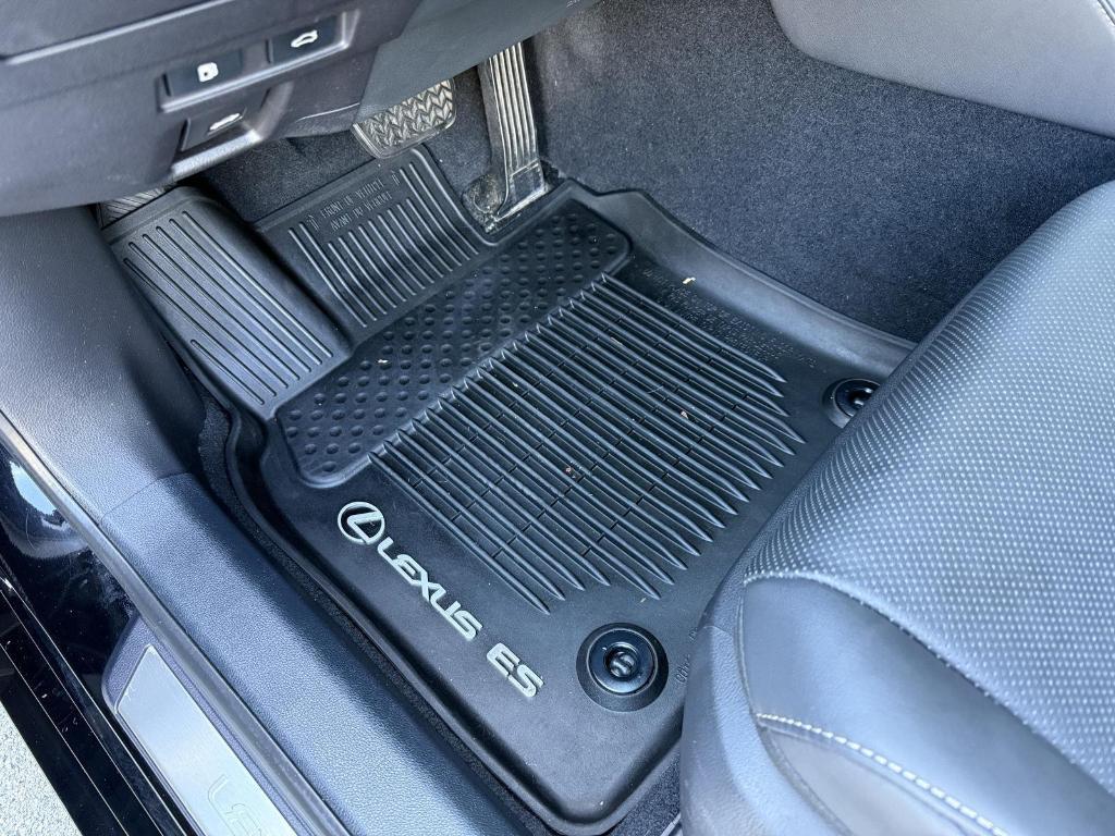 used 2021 Lexus ES 350 car, priced at $30,932