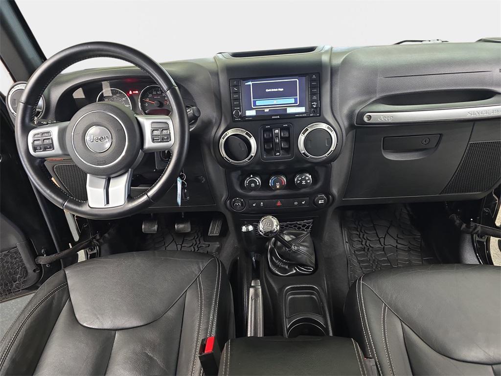 used 2015 Jeep Wrangler Unlimited car, priced at $19,300