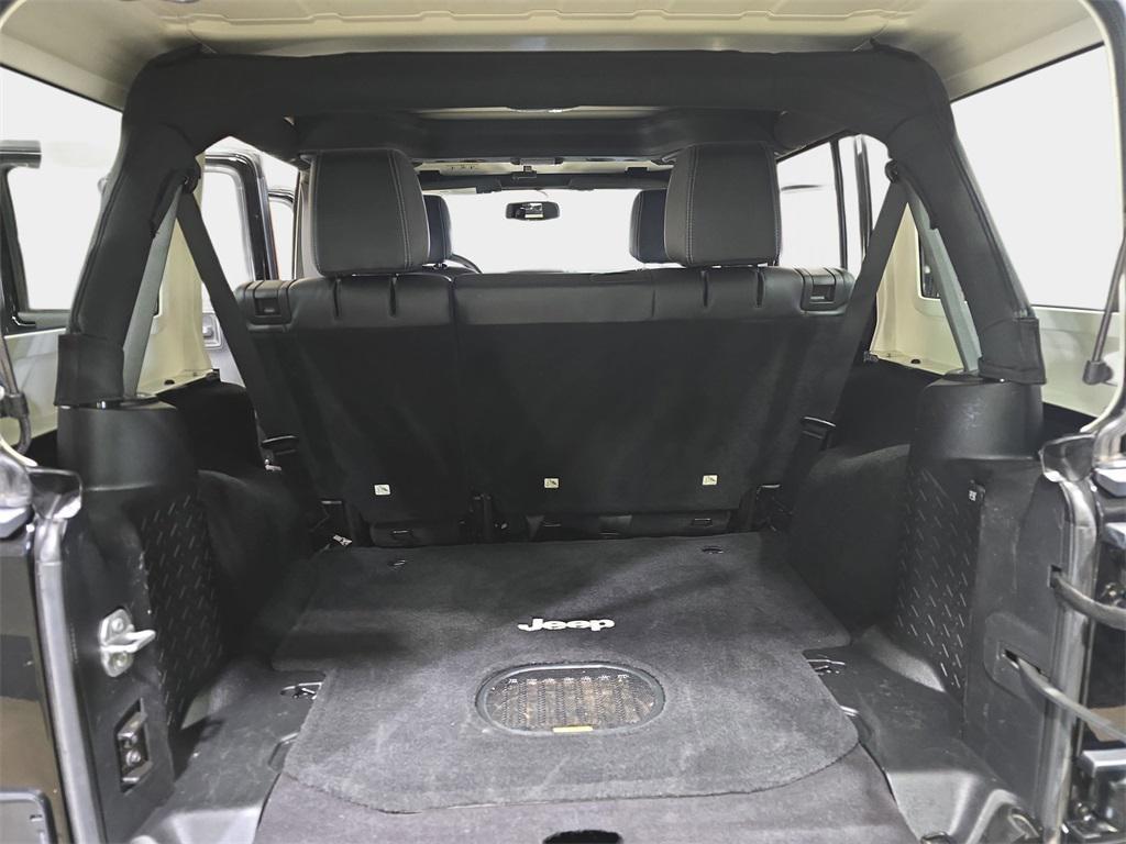 used 2015 Jeep Wrangler Unlimited car, priced at $19,300