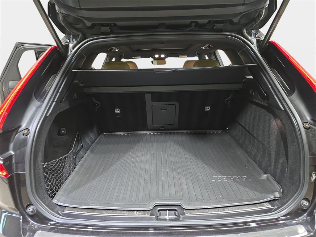 used 2022 Volvo XC60 car, priced at $27,990