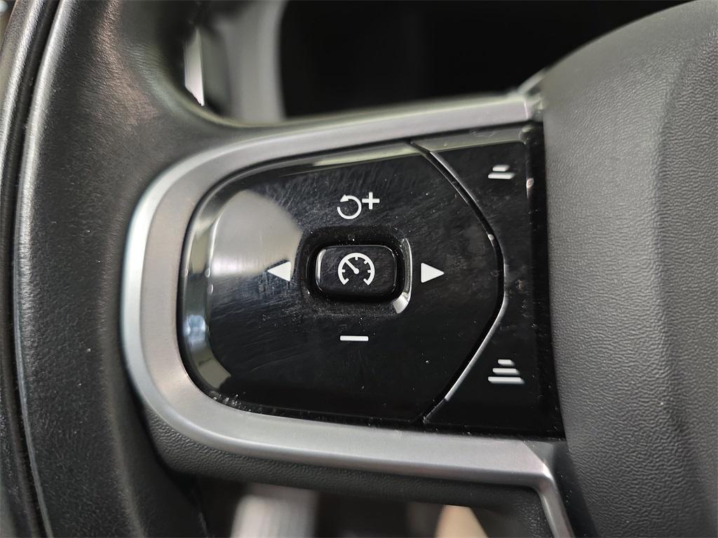 used 2022 Volvo XC60 car, priced at $27,990