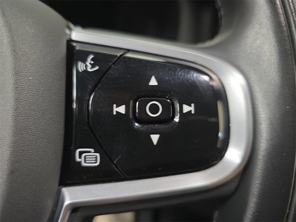 used 2022 Volvo XC60 car, priced at $27,990