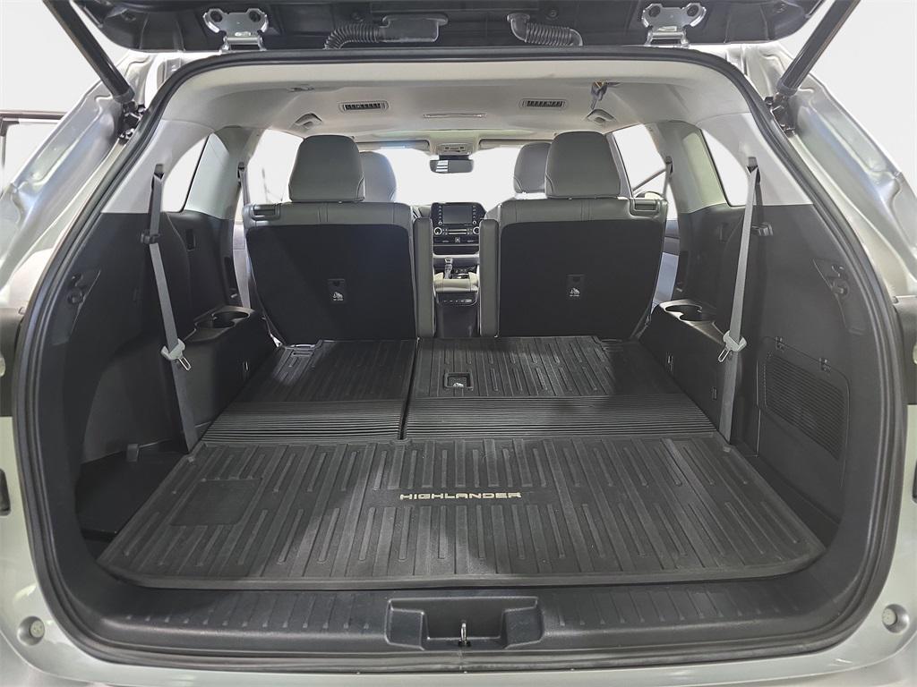 used 2022 Toyota Highlander car, priced at $35,350