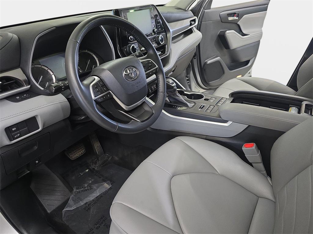 used 2022 Toyota Highlander car, priced at $35,350