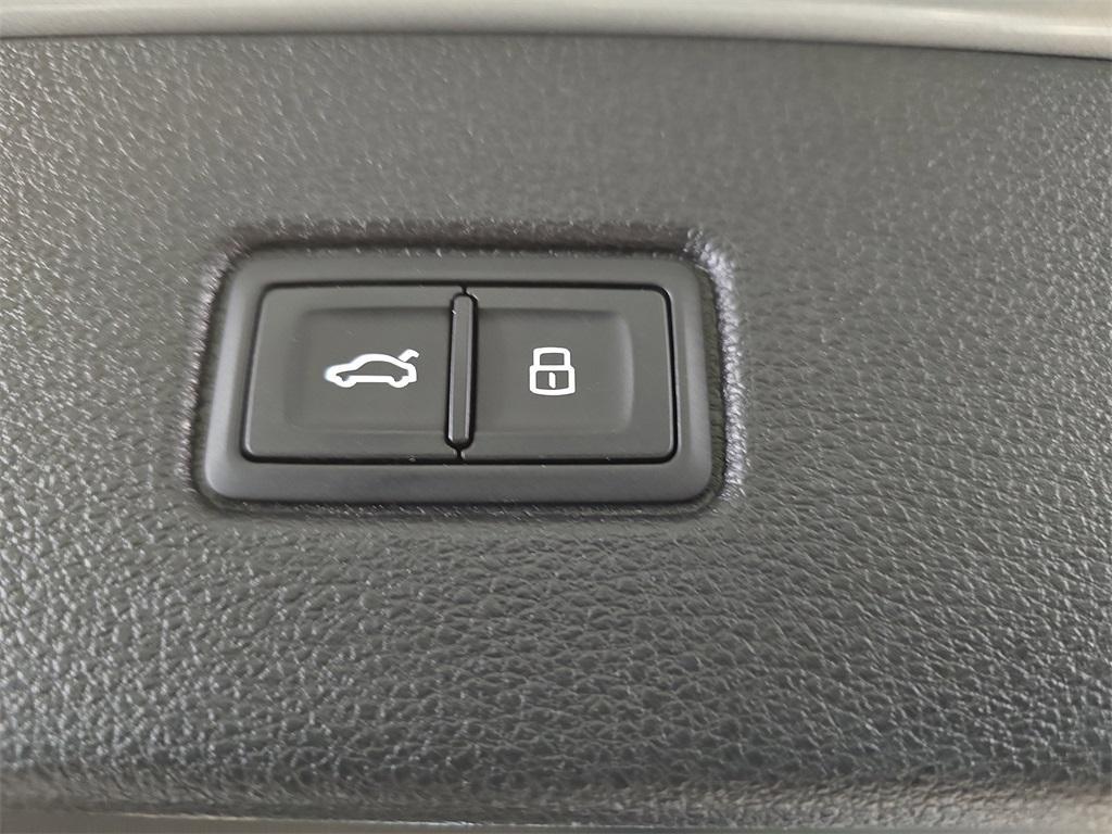 used 2017 Audi Q7 car, priced at $14,900