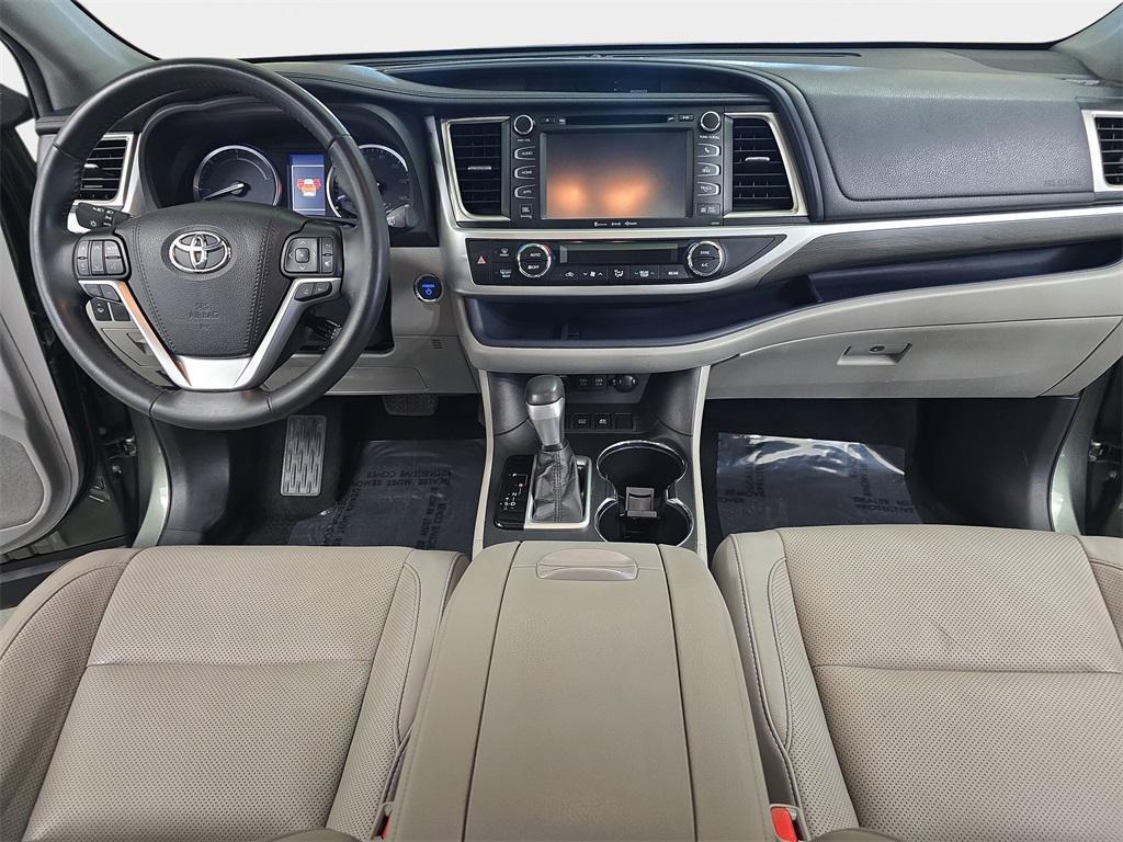 used 2019 Toyota Highlander Hybrid car, priced at $28,600