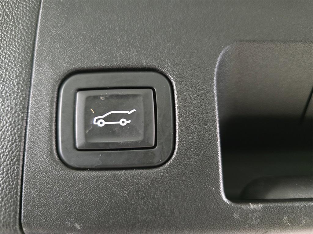 used 2018 Cadillac XT5 car, priced at $17,989