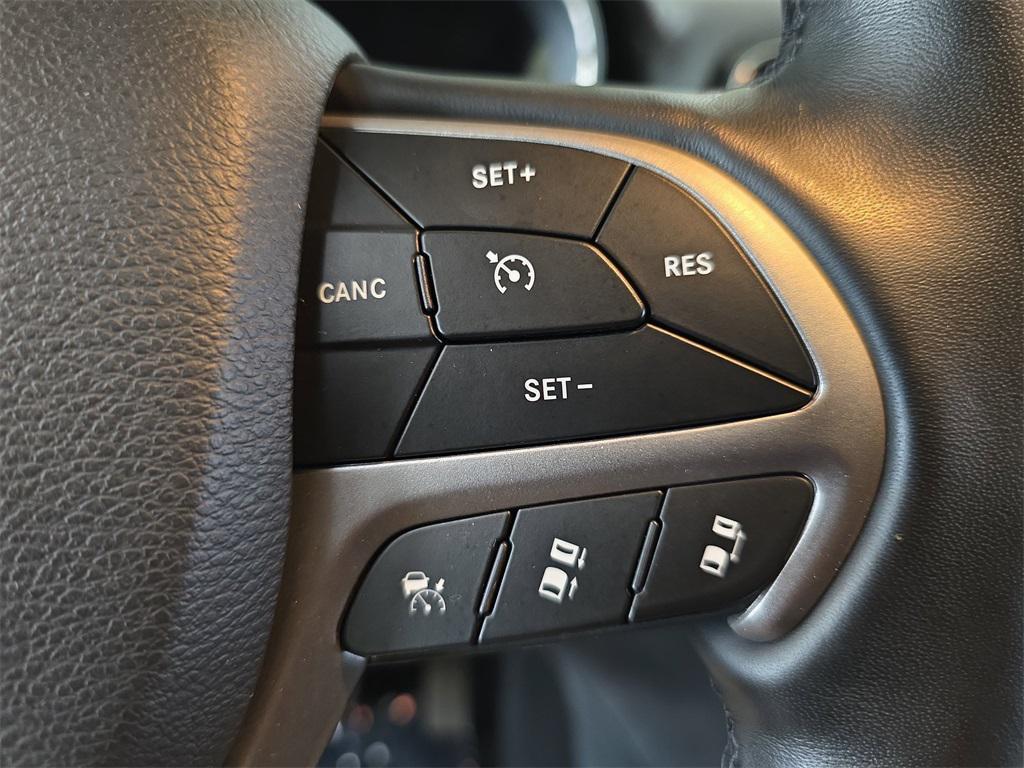 used 2020 Jeep Grand Cherokee car, priced at $35,300