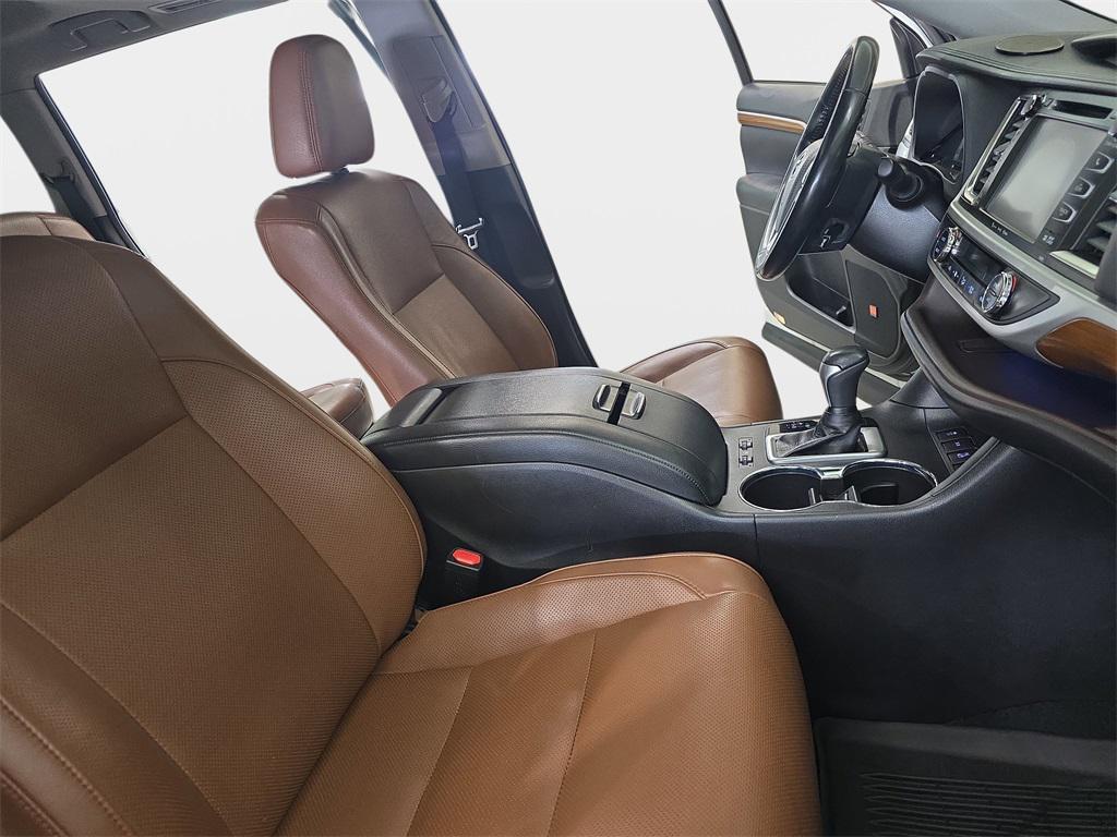 used 2019 Toyota Highlander car, priced at $24,250