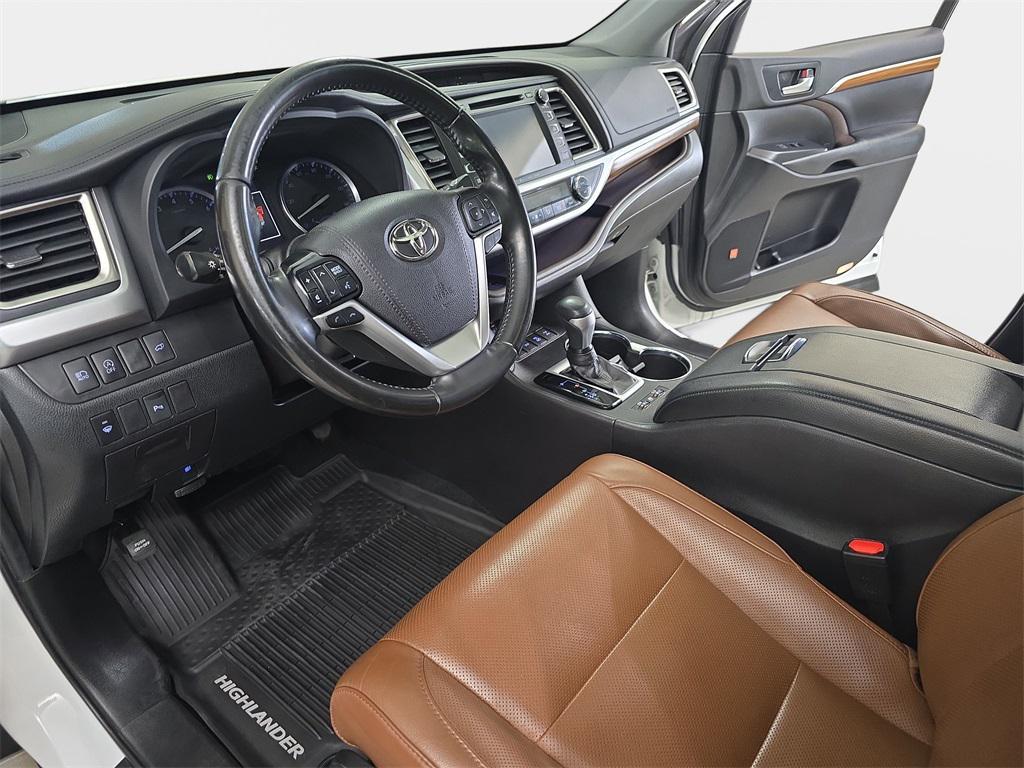 used 2019 Toyota Highlander car, priced at $24,250